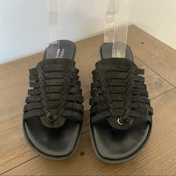 Donald J Pliner Sandals Size 8 Black Cissy Wedge
Leather Platform - Picture 2 of 12